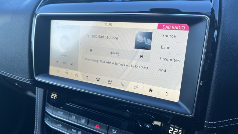 Jaguar F-Pace 2.0d [240] Chequered Flag 5dr Auto AWD Diesel Estate